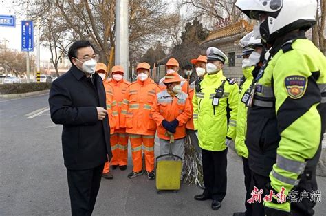 胡昌升在慰问元旦假期值班值守人员检查节日安全保障等工作时强调：以时时放心不下的责任感坚守岗位，让群众过一个平安欢乐祥和的节日应急生产兰州市