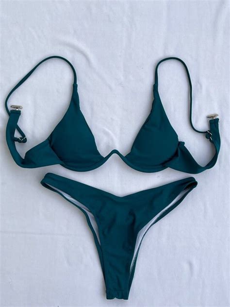 Hot Sexy Nini Flash Bikini Pics