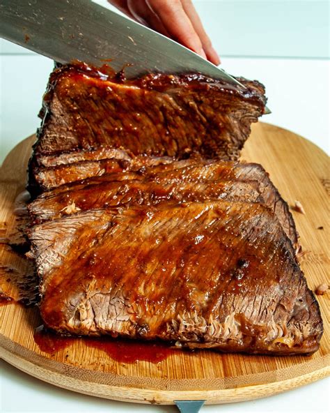 how long to cook a beef brisket in the oven