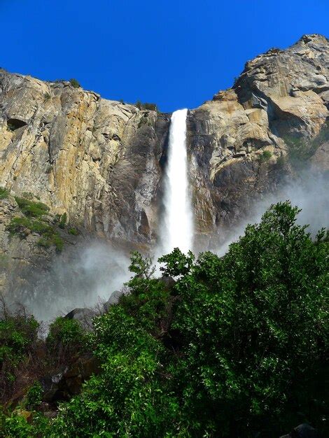 Premium Photo Scenic View Of Bridalveil Falls In Yosemite Valley