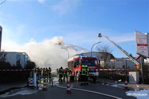 F Brennt Gewerbebetrieb Gro Brand In Der Raiffeisenstra E