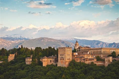 Granada Alhambra Guided Tour With Nasrid Palaces