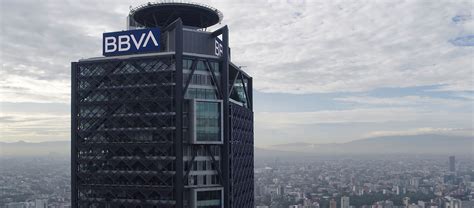 BBVA México debe invertir 25 del PIB para romper la inercia de