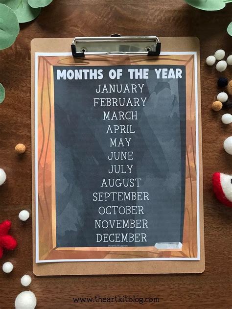 months   year chart chalkboard style  printable