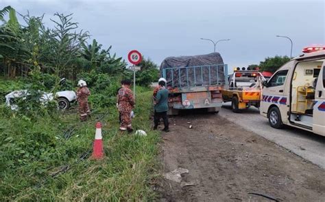 Lelaki Warga Emas Maut Selepas Kereta Dipandu Langgar Lori Di Bahu Jalan