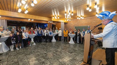 Karneval in Moers KG Elfenrat feiert närrisches Jubiläum