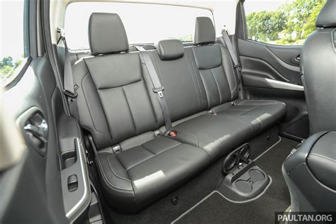 Nissan_NP300_Navara_Interior_32 - Paul Tan's Automotive News