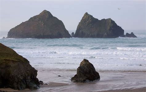 Gull Rocks - Holywell Bay | Cornwall Guide