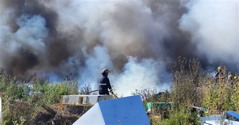 Incendio Controlado En Campo En Colinas De Carrasco