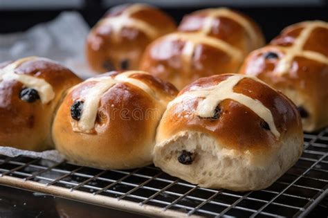 A Traditional Hot Cross Bun Easter Time Sweet Treat Stock Illustration Illustration Of Roll