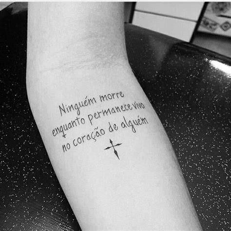 Frases Para Fazer No Braço - Tatuagens de frases no braço – 45 inspirações perfeitas para tatuar ...
