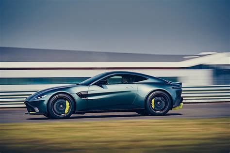 Aston Martin Vantage Amr Gets Manual Transmission And