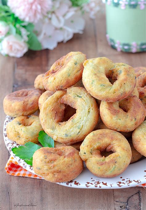 Ciambelline Fritte Con Patate E Zucchine Graficare In Cucina