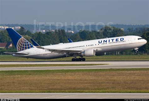 N672UA Boeing 767 322 ER United Airlines Andrea Spoladore