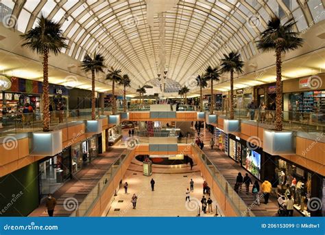 Centro Comercial Dellan - Centro Comercial North Dallas Galleria En Navidad Imagen de archivo ...