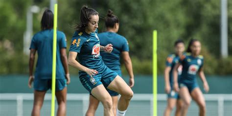 Começa Hoje Na França A 8ª Copa Do Mundo De Futebol Feminino Jornal