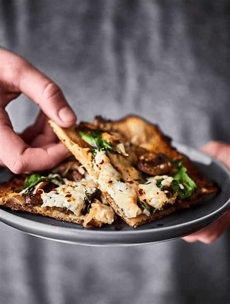 31 Best Mushroom Pizza Recipes to Try Tonight