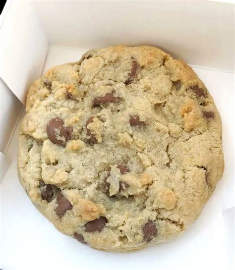 Copycat Crumbl Milk Chocolate Chip Recipe Cookies Recipes Chocolate Chip Milk Chocolate