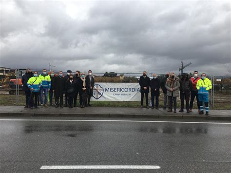 Cimitero Della Misericordia Di Campi Sotto L Albero La Presentazione