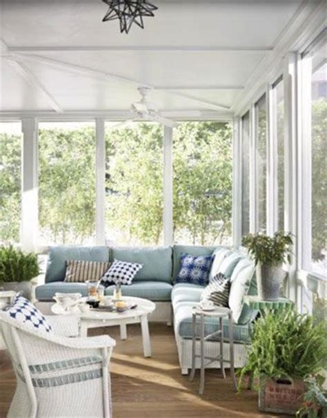 The Best Enclosed Porch Design And Decor Ideas 16 - HMDCRTN