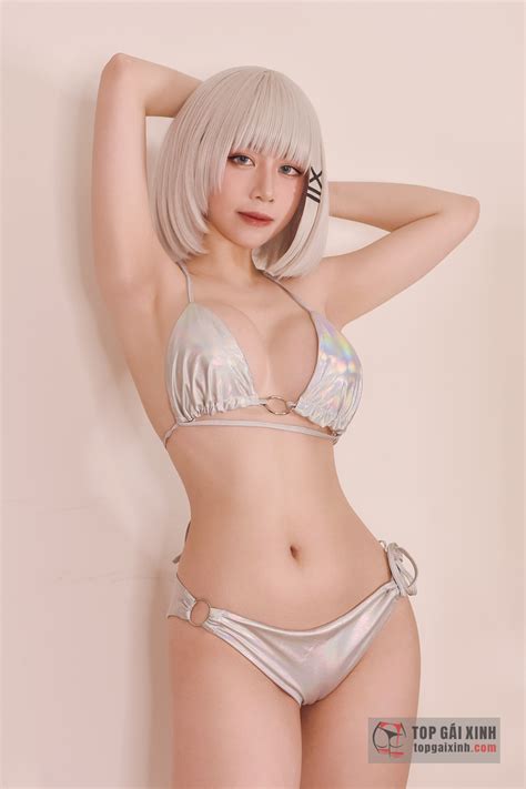 Nh G I Xinh M C Bikini Thi U V I Xuy N Th U L T Khe Top G I Xinh