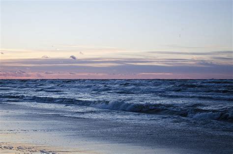 Busy waves ocean Karwia beach | Free Photo - rawpixel