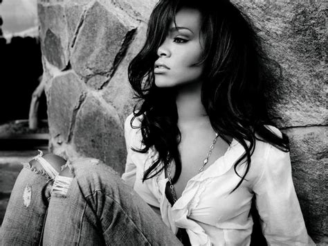 Rihanna High quality wallpaper size 1600x1200 of Rihanna Wallpapers