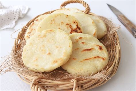 Arepas Venezolanas C Mo Hacer Las Aut Nticas Con Relleno Reina Pepiada