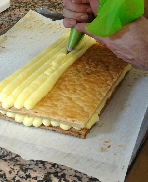 Pour vos mille feuilles éclairs et religieuses voici une recette