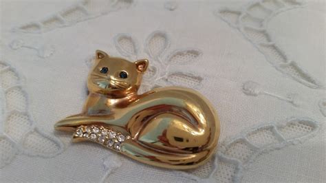 Krementz Gold Tone Cat Brooch Cat Pin With Green Crystal Eyes Gold