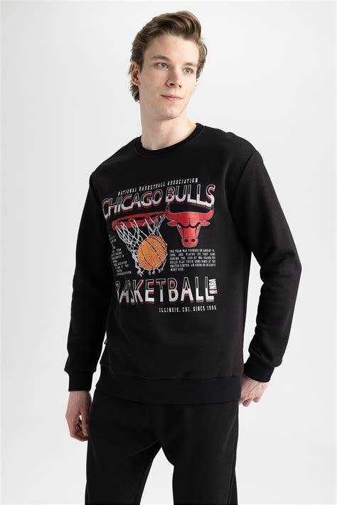 Black Man Defacto Fit Nba Chicago Bulls Licensed Standard Fit Crew Neck