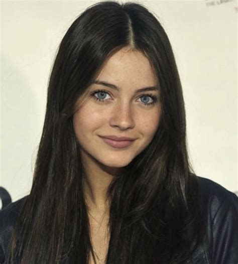Brunette Girl Desired Face Cheveux Yeux Bleus Cheveux Noirs Yeux Bleus Cheveux Fonc S