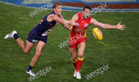 West Coast Eagles Vs Gold Coast Suns Mark Le Westpix