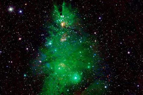 Navidad en el espacio NASA capta un cúmulo de estrellas que parece un