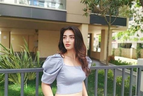 7 Hot Sexy Ozge Torer Bikini Pics