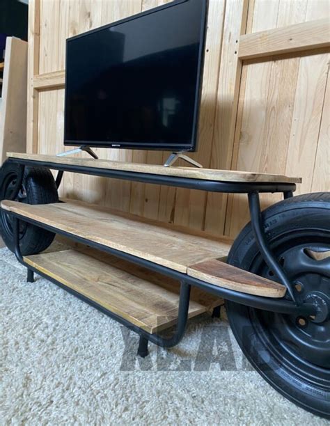 Mobile Porta TV Stile Industriale Motorbike Legno E Ferro Con Ruote In