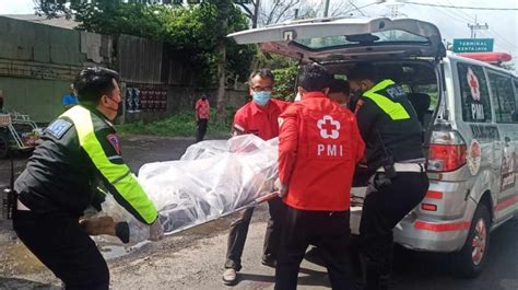 Terperosok Kubangan Air Di By Pass Mojokerto Pria Sidoarjo Jatuh Dan