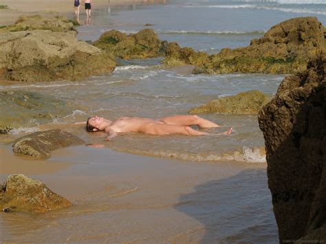 Re Girl Nude In Public Images Intporn