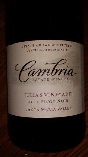 Cambria Julias Vineyards Pinot Noir Pinot Noir Pinot Wine Bottle