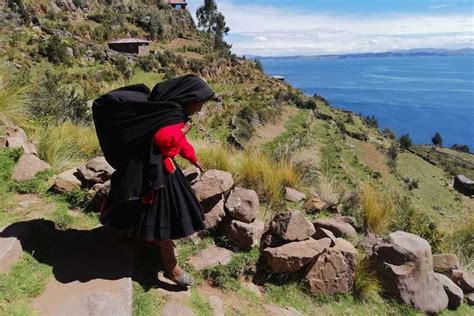 Islas de los Uros Taquile y Amantaní en 2 días desde Puno