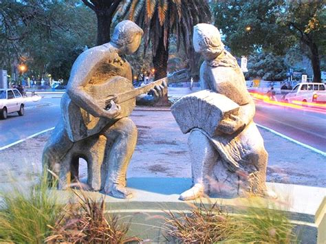 Por qué Resistencia es la ciudad de las esculturas Billiken