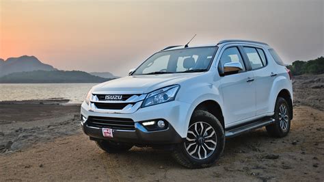 Isuzu Mu X 2017 4x4 Exterior Car Photos Overdrive