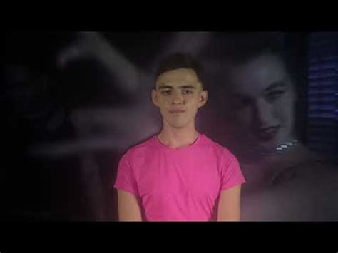 Crítica de DANIEL voy a ser el gay más famoso de Chile El cuerpo como campo de batalla