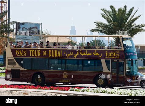 Bus tour Dubai Stock Photo - Alamy