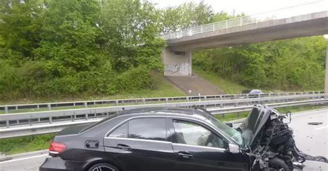 J Hriger Prallt Mit Auto Ungebremst Auf Sattelzug Freimersheim