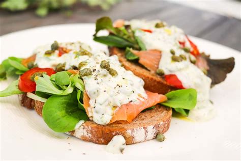 Toast Met Zalm Kappertjes En Olijfmayo Healthtastic