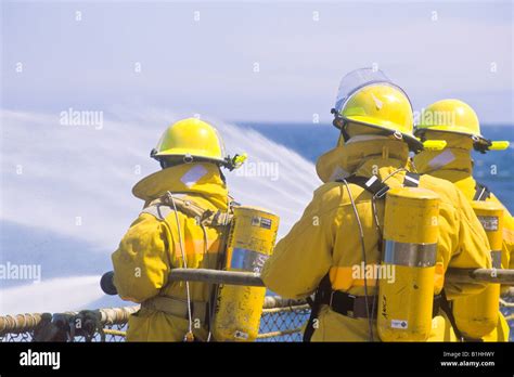 Oc Ano Pac Fico El Simulacro De Incendio A Bordo De Los Buques