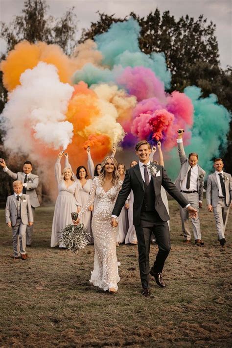 Smoke bomb wedding photos – Artofit