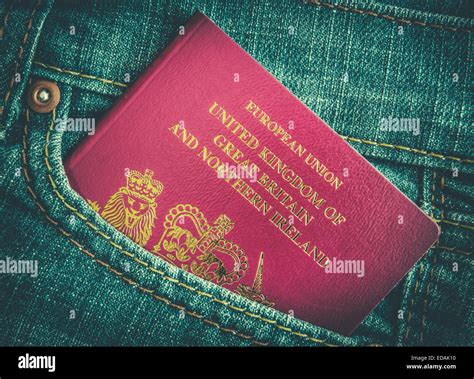 Passaporto Blu Del Regno Unito Immagini E Fotografie Stock Ad Alta