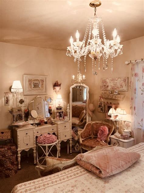 Shabby Chic Bedroom Ideas To Resurrect Vintage Style